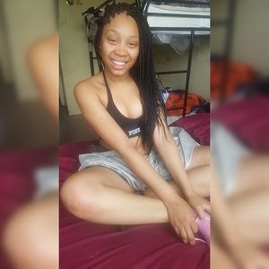 Meet your Posher, Denasia